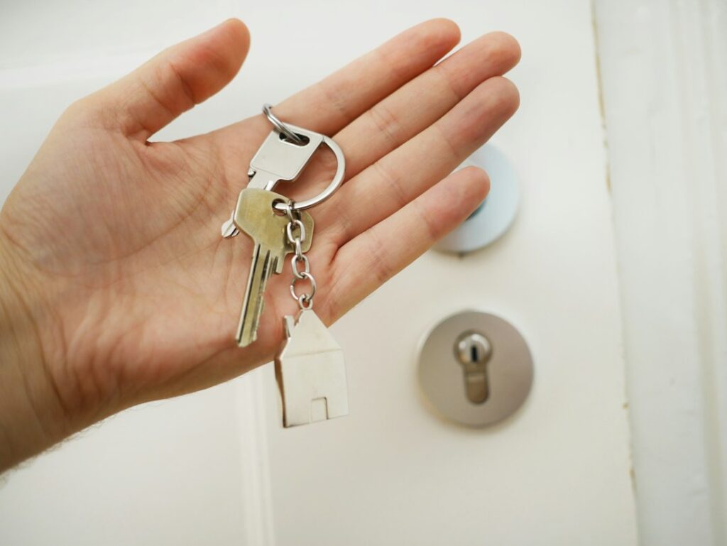 Rental lease, deposit paperwork and keys